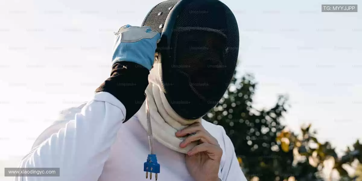 📱 边看边聊，弹幕刷屏，互动赢好礼！